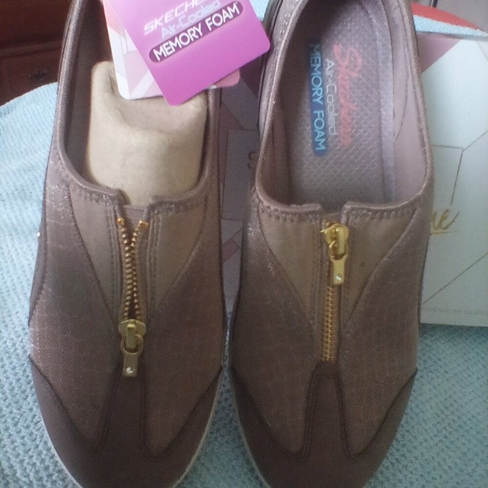 Nib - Skechers Memory Foam Sneakers Size 8 - image 3